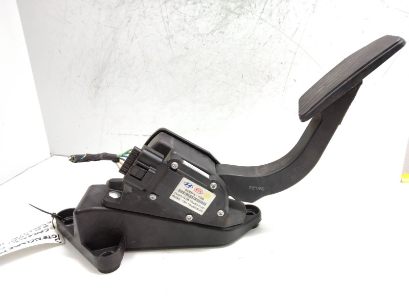 Recambio de potenciometro pedal para kia carens (un) 2.0 crdi referencia OEM IAM 327261D200 BL30241A1D200 