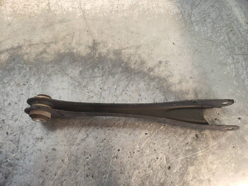 Recambio de brazo suspension superior trasero derecho para bmw serie 3 lim. (f30) 318d referencia OEM IAM 679252504  