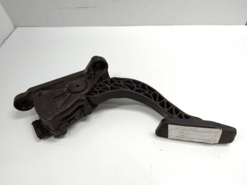 Recambio de potenciometro pedal para kia sportage 2.0 turbodiesel cat referencia OEM IAM 327001FXXX  
