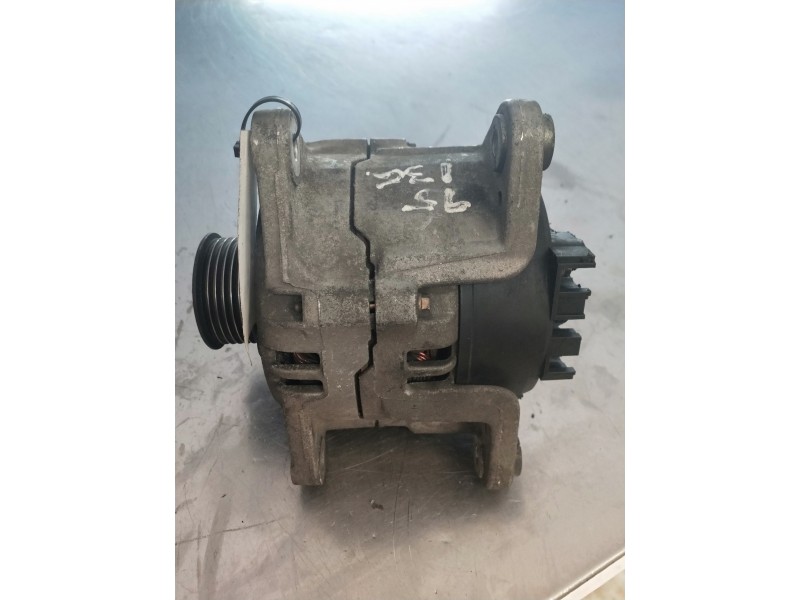 Recambio de alternador para ford fiesta berlina valore referencia OEM IAM 0123310023 BOSCH 