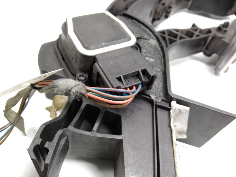 Recambio de potenciometro pedal para mercedes clase e (w211) berlina 3.0 cdi cat referencia OEM IAM A1713000104  