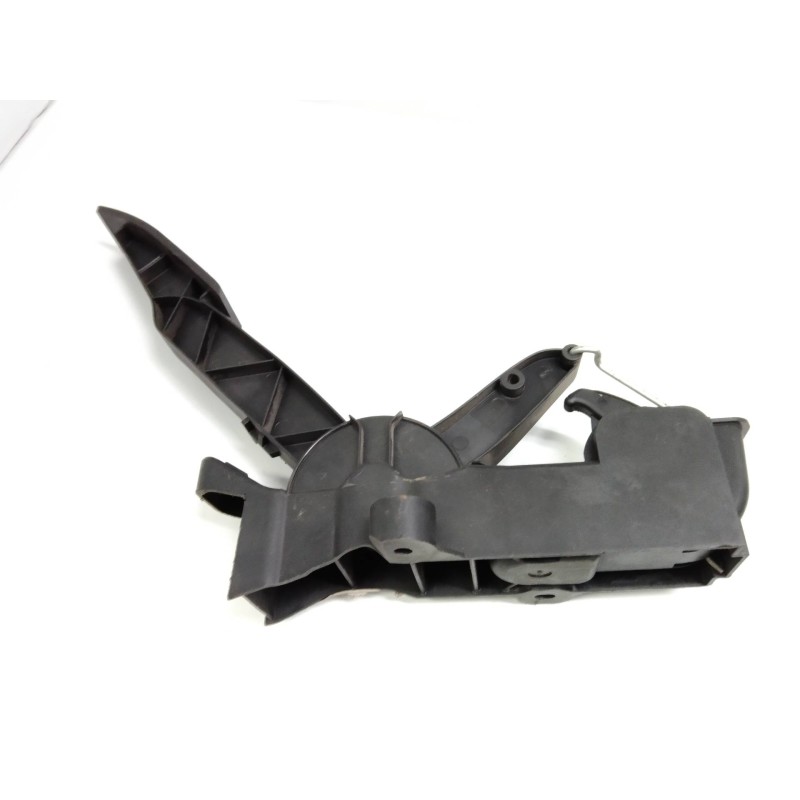 Recambio de potenciometro pedal para mercedes clase b (w245) 2.0 cdi cat referencia OEM IAM A1693000304  
