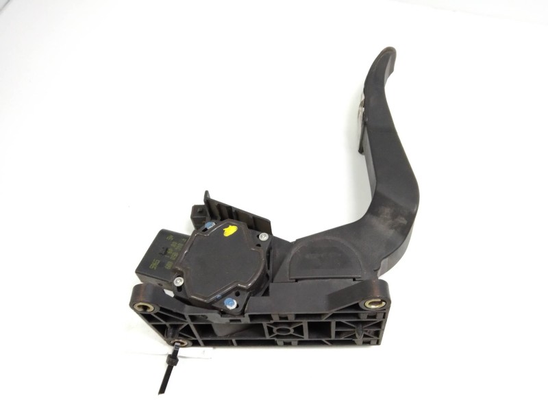 Recambio de potenciometro pedal para mercedes vito (w638) combi 110 cdi (638.194) referencia OEM IAM 0281002335 A9013000404  Recambio de potenciometro pedal para mercedes vito (w638) combi 110 cdi (638.194) referencia OEM IAM 0281002335 A9013000404
