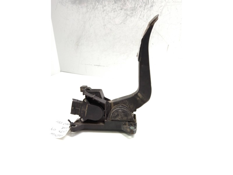 Recambio de potenciometro pedal para mercedes vito mixto 06.2003 referencia OEM IAM 0281002561 A6393000604 