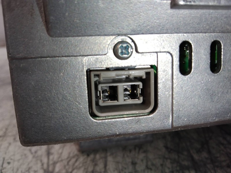 Recambio de sistema audio / radio cd para volvo v70 familiar optima referencia OEM IAM 86331661 8651109 603