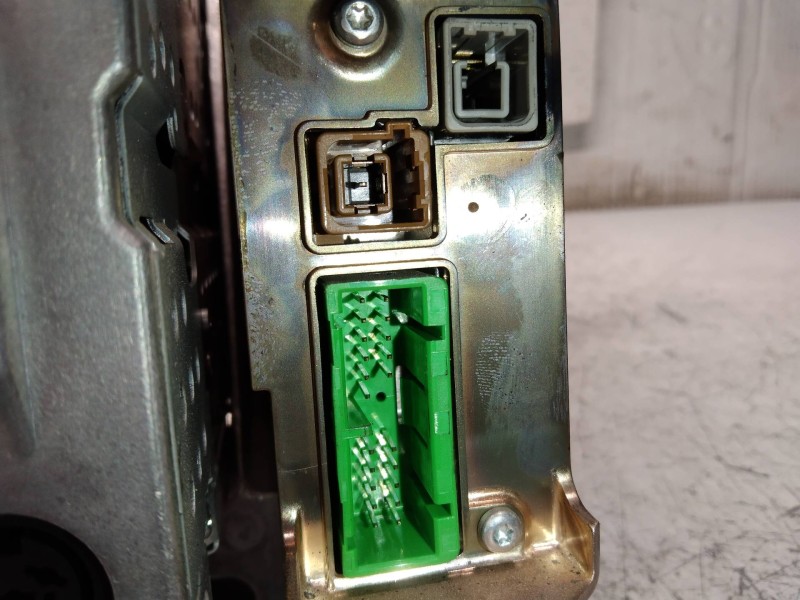 Recambio de sistema audio / radio cd para volvo v70 familiar optima referencia OEM IAM 86331661 8651109 603