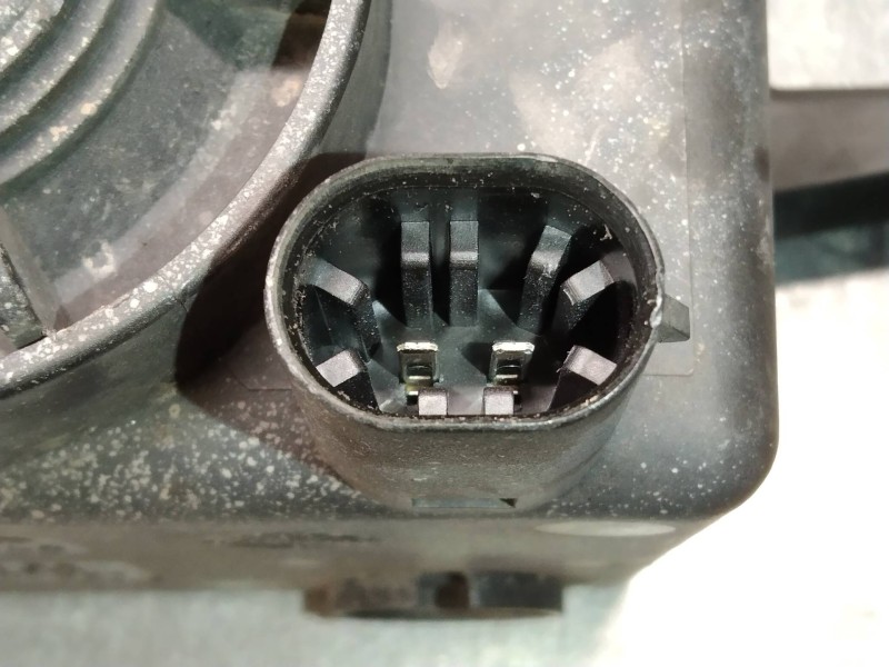 Recambio de faro antiniebla izquierdo para opel corsa c elegance referencia OEM IAM 90534968  