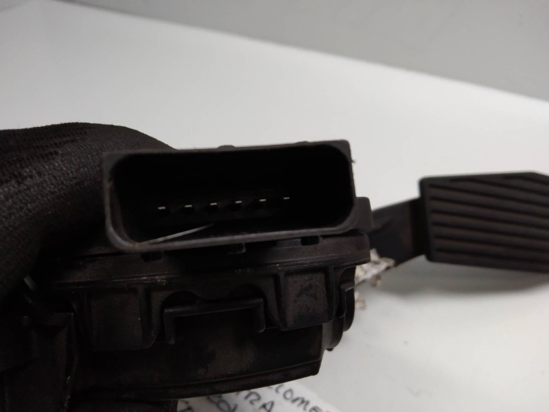 Recambio de potenciometro pedal para opel astra j lim. 1.7 16v cdti referencia OEM IAM 6PV00976507 13252702 