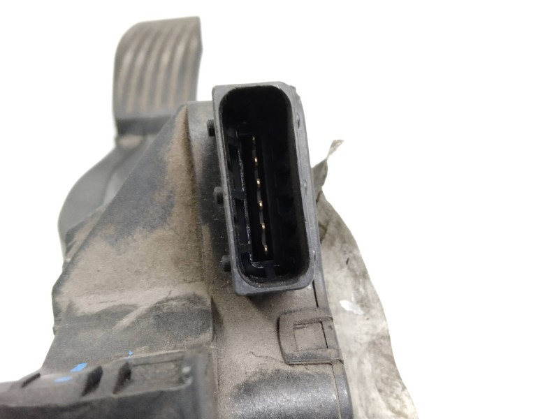 Recambio de potenciometro pedal para opel corsa d 1.3 16v cdti referencia OEM IAM 55702020  