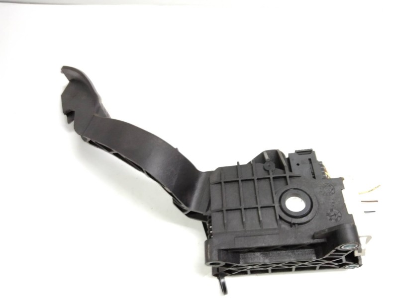 Recambio de potenciometro pedal para opel corsa d expression referencia OEM IAM 13605804  