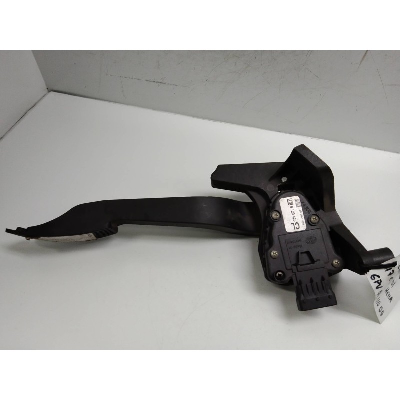Recambio de potenciometro pedal para opel corsa c 1.7 16v di cat (y 17 dtl / lk8) referencia OEM IAM 6PV00811000 9129423 