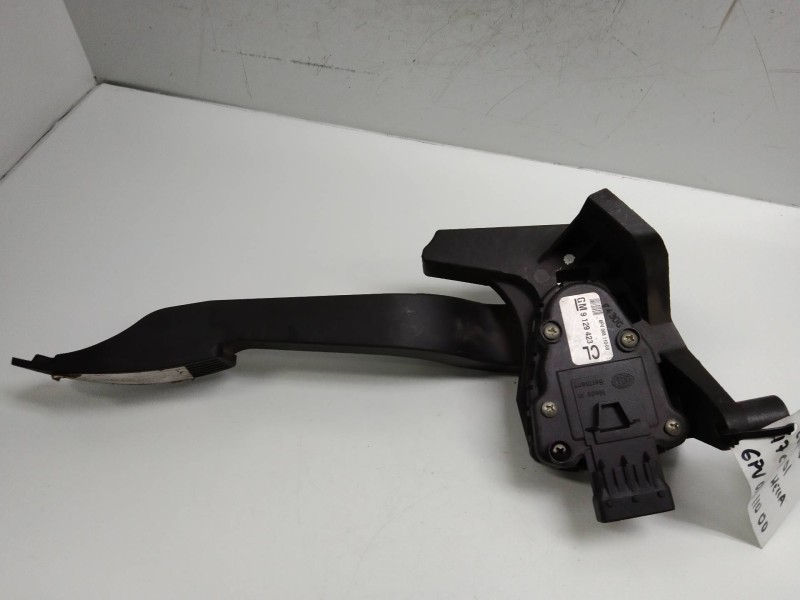 Recambio de potenciometro pedal para opel corsa c 1.7 16v di cat (y 17 dtl / lk8) referencia OEM IAM 6PV00811000 9129423 