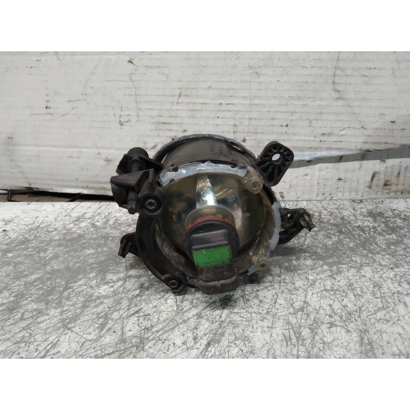 Recambio de faro antiniebla derecho para mercedes clase b (w245) 180 cdi (245.207) referencia OEM IAM 0305076002 A2518200856 