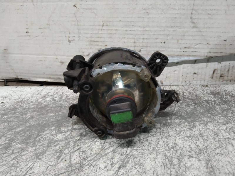 Recambio de faro antiniebla derecho para mercedes clase b (w245) 180 cdi (245.207) referencia OEM IAM 0305076002 A2518200856 