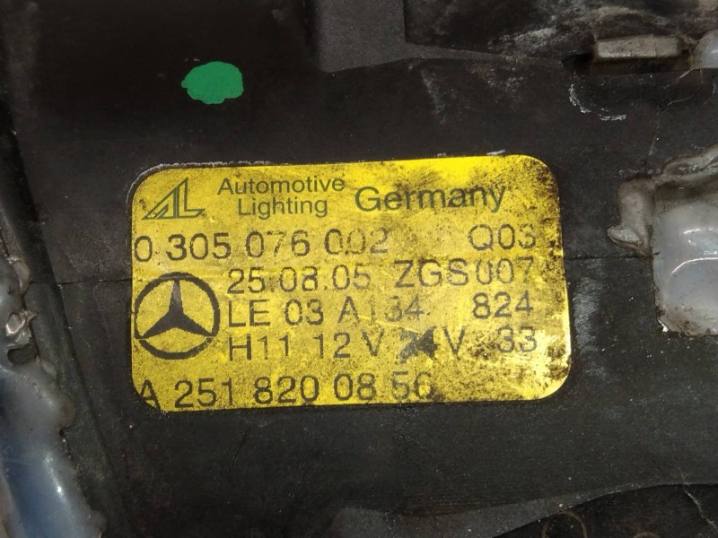 Recambio de faro antiniebla derecho para mercedes clase b (w245) 180 cdi (245.207) referencia OEM IAM 0305076002 A2518200856 
