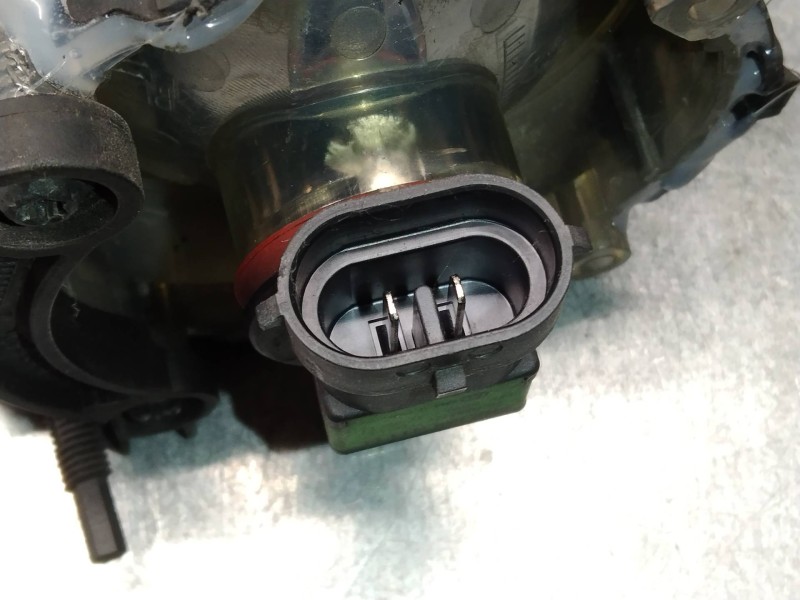 Recambio de faro antiniebla izquierdo para mercedes clase b (w245) 180 cdi (245.207) referencia OEM IAM 0305076001 A2518200756 