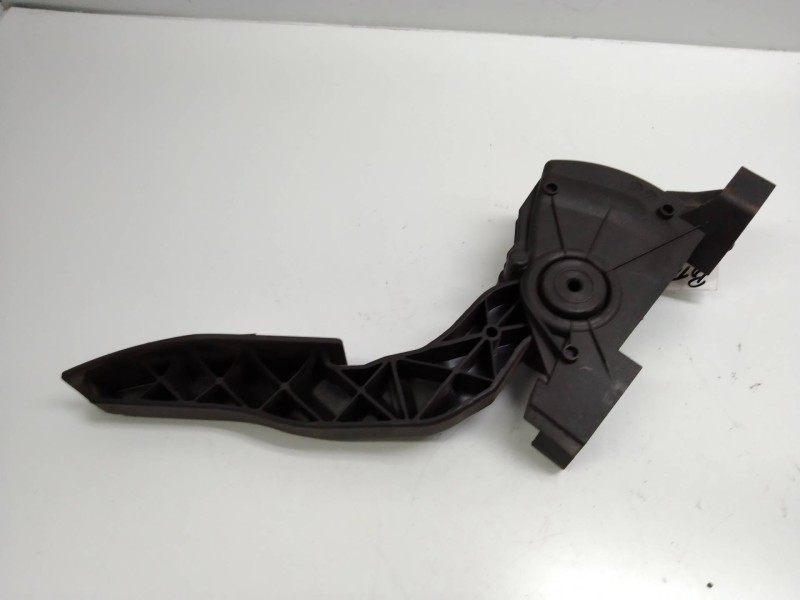 Recambio de potenciometro pedal para opel vectra c caravan 1.9 16v cdti cat (z 19 dth / lrd) referencia OEM IAM 6V00832200 91867