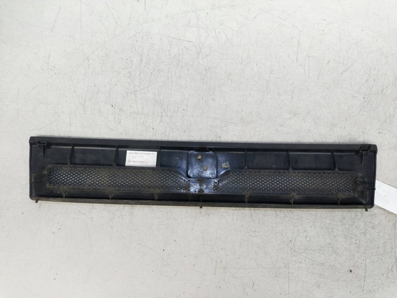 Recambio de rejilla delantera para seat ibiza 0.9 referencia OEM IAM   