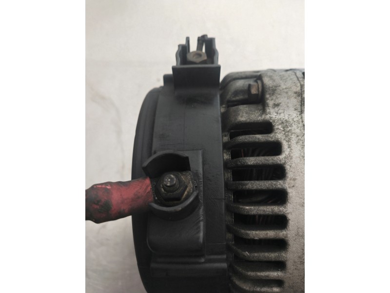 Recambio de alternador para ford mondeo berlina (gd) gt referencia OEM IAM 0123212001 BOSCH 