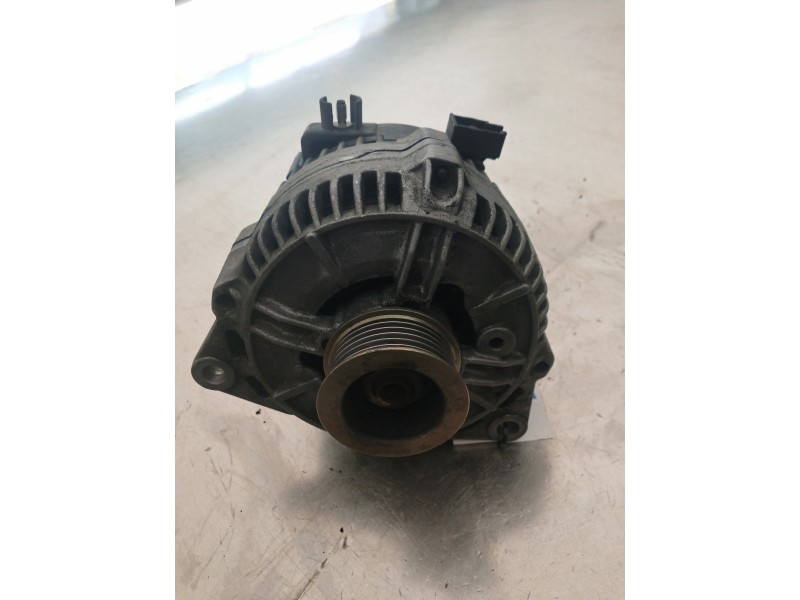 Recambio de alternador para ford mondeo berlina (gd) ghia referencia OEM IAM 0123212001 BOSCH 