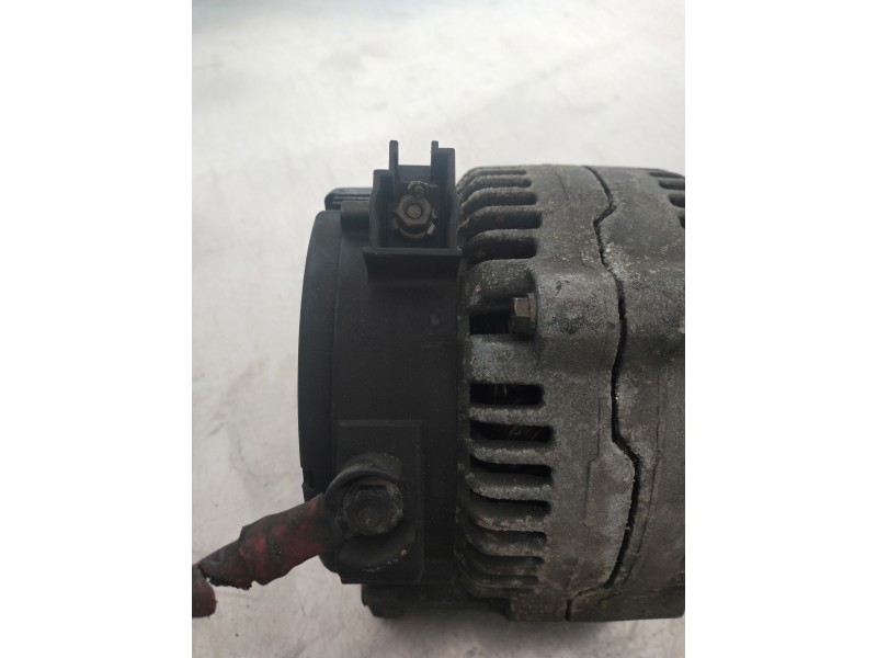 Recambio de alternador para ford mondeo berlina (gd) gt referencia OEM IAM 0123212001 BOSCH 