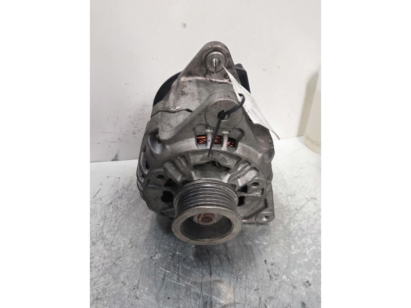 Recambio de alternador para ford ka (ccq) básico referencia OEM IAM 0123310054 BOSCH 