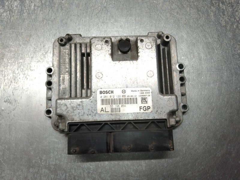 Recambio de centralita motor uce para opel astra gtc enjoy referencia OEM IAM 0281012122 55198054 AL