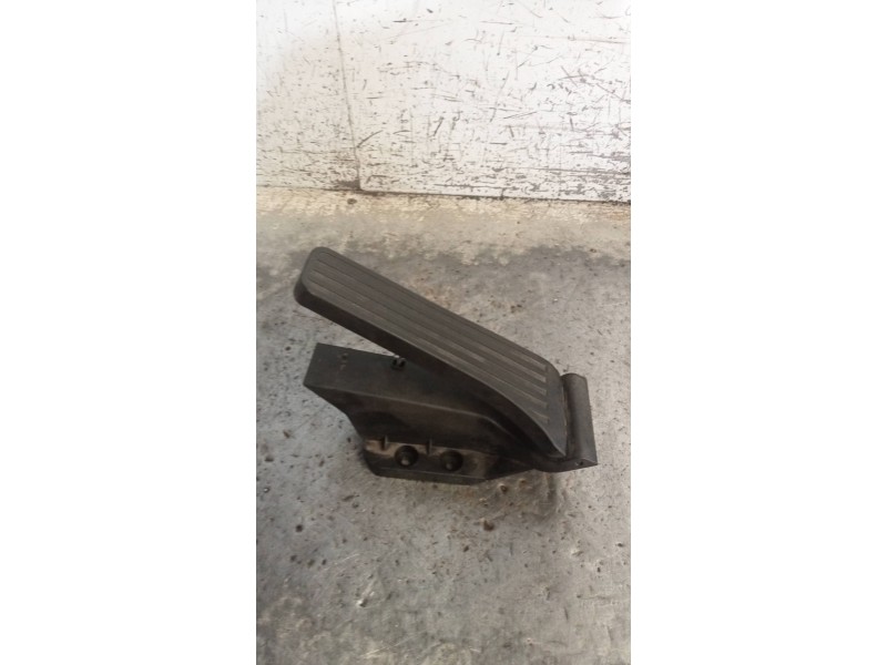 Recambio de potenciometro pedal para mercedes clase c (w204) berlina c 200 cdi blueefficiency (204.001) referencia OEM IAM A2043