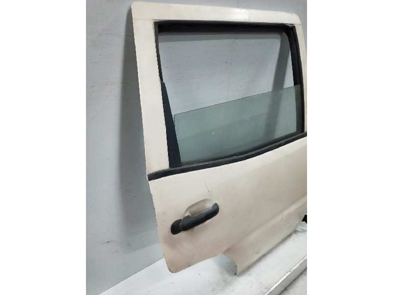 Recambio de puerta trasera derecha para nissan terrano/terrano.ii (r20) 2.7 turbodiesel referencia OEM IAM   