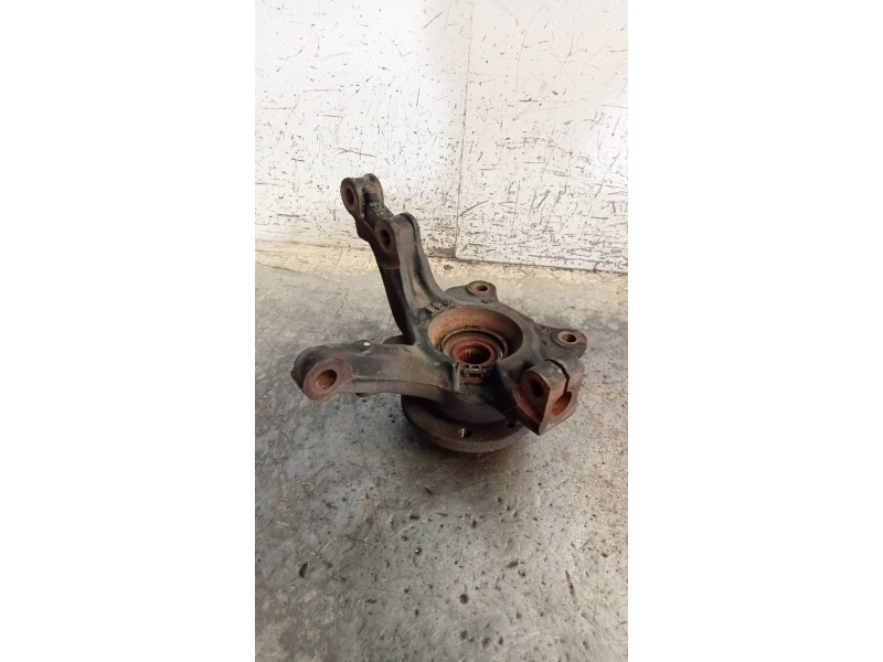 Recambio de mangueta delantera izquierda para renault kangoo profesional referencia OEM IAM   