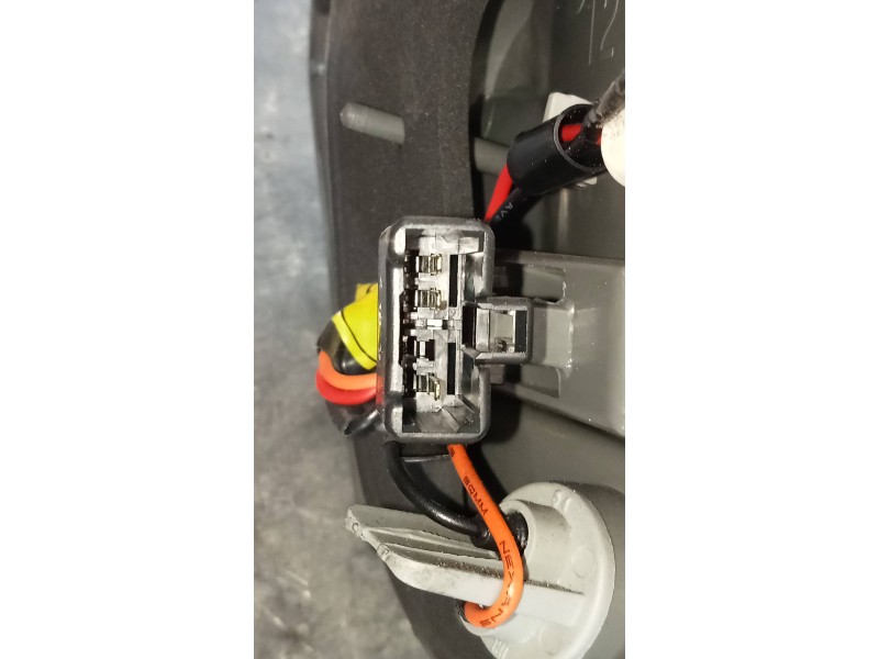 Recambio de piloto trasero derecho interior para hyundai sonata (nf) 2.0 crdi comfort i referencia OEM IAM   