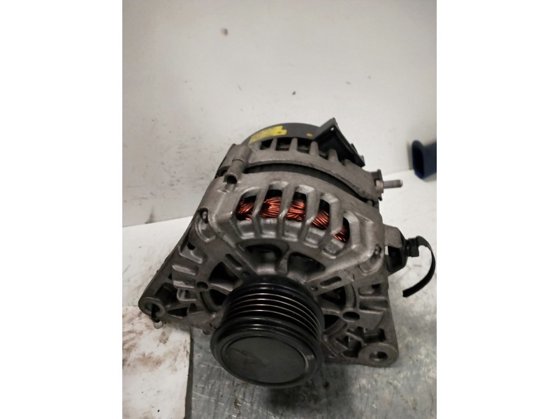 Recambio de alternador para hyundai ix35 tecno awd referencia OEM IAM 371002A850 VALEO 