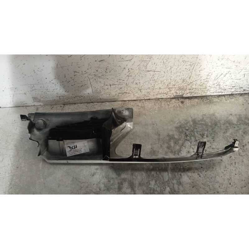 Recambio de rejilla delantera para renault megane i classic (la0) 1.6e rn referencia OEM IAM 7700834201  DERECHA