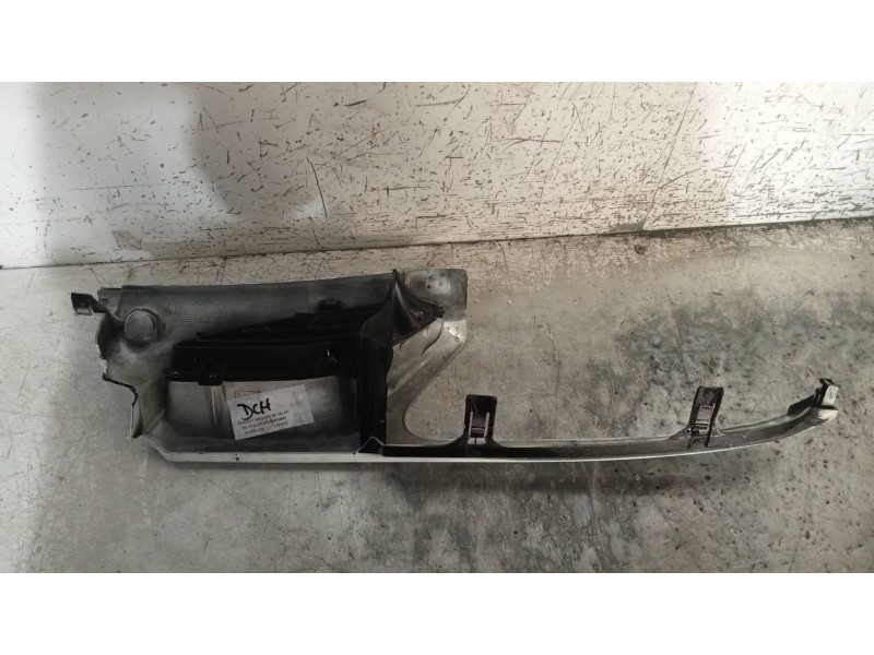 Recambio de rejilla delantera para renault megane i classic (la0) 1.6e rn referencia OEM IAM 7700834201  DERECHA