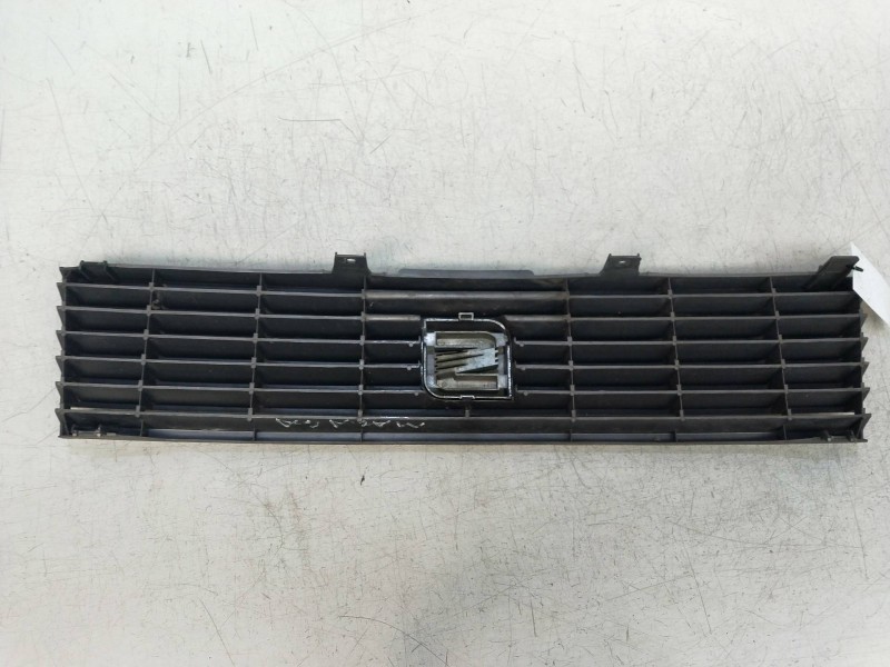 Recambio de rejilla delantera para seat malaga referencia OEM IAM   