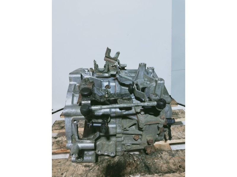 Recambio de caja cambios para dodge caliber s referencia OEM IAM A7619391  