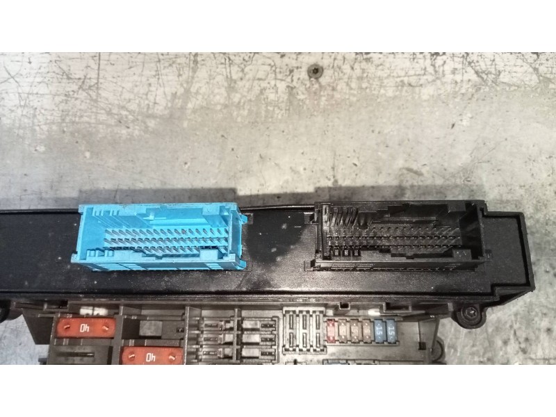 Recambio de caja reles / fusibles para bmw serie 1 berlina (e81/e87) 118d referencia OEM IAM 6135918753901 9119446 