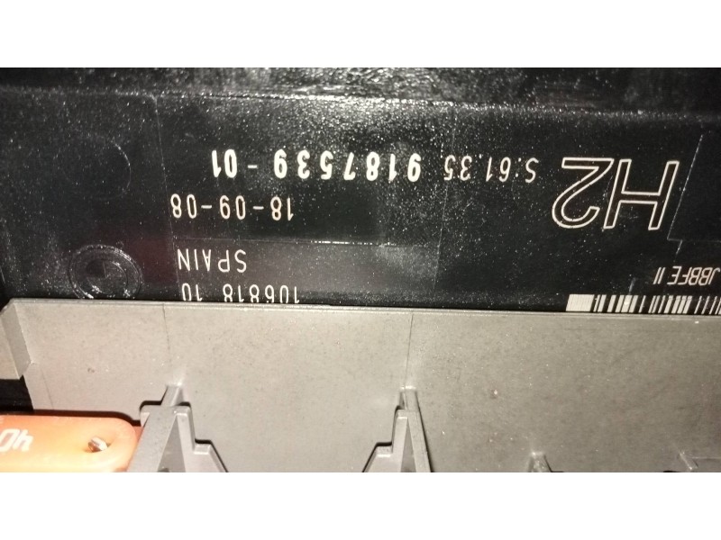 Recambio de caja reles / fusibles para bmw serie 1 berlina (e81/e87) 118d referencia OEM IAM 6135918753901 9119446 