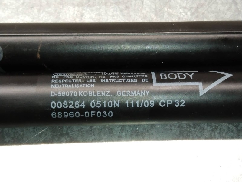 Recambio de amortiguadores maletero / porton para toyota verso advance referencia OEM IAM 689600F030  0510N