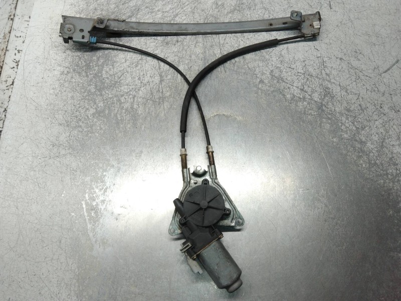 Recambio de elevalunas delantero izquierdo para citroen saxo 1.5 diesel referencia OEM IAM 400471T2  5P