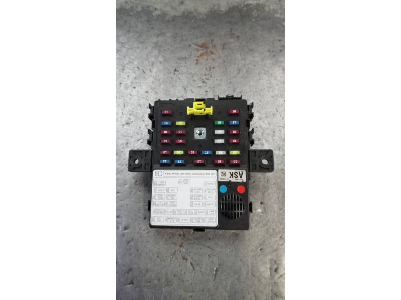 Recambio de caja reles / fusibles para chevrolet spark ls referencia OEM IAM 95020899  