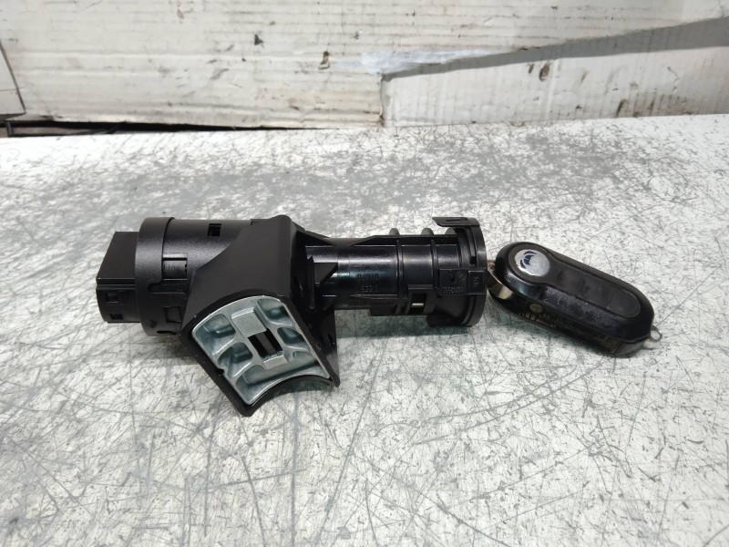 Recambio de conmutador de arranque para lancia delta (181) argento referencia OEM IAM 0051793869 61083600 