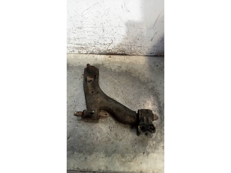 Recambio de brazo suspension inferior delantero derecho para chevrolet spark ls referencia OEM IAM   