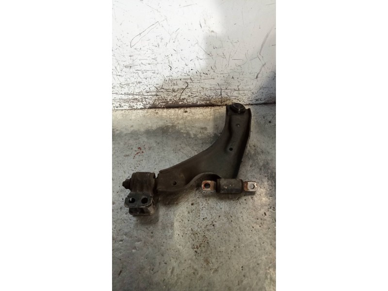 Recambio de brazo suspension inferior delantero derecho para chevrolet spark ls referencia OEM IAM   