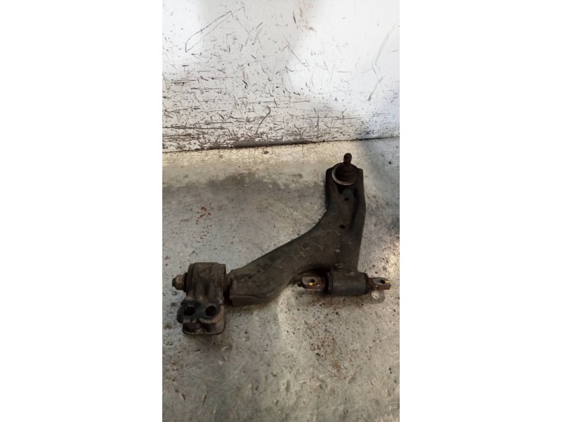 Recambio de brazo suspension inferior delantero izquierdo para chevrolet spark ls referencia OEM IAM   