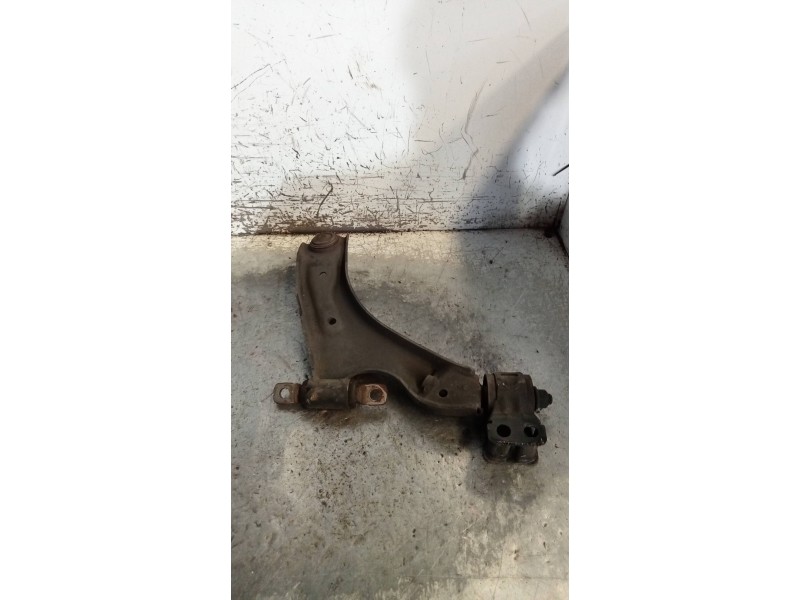 Recambio de brazo suspension inferior delantero izquierdo para chevrolet spark ls referencia OEM IAM   