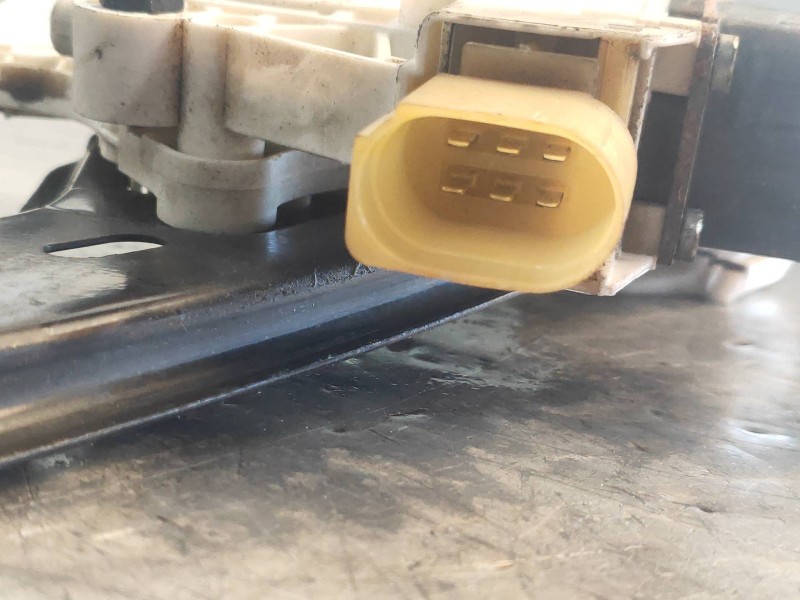 Recambio de elevalunas delantero derecho para bmw serie 3 touring (e91) 325d referencia OEM IAM 7060266 7140588 