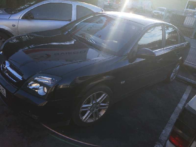 opel vectra c berlina del año 2003