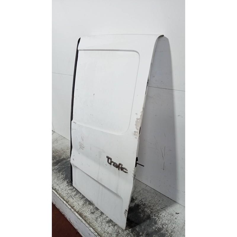 Recambio de puerta trasera derecha para renault trafic caja cerrada (ab 4.01) doble cabina l1h1 2,9t referencia OEM IAM CIEGA  