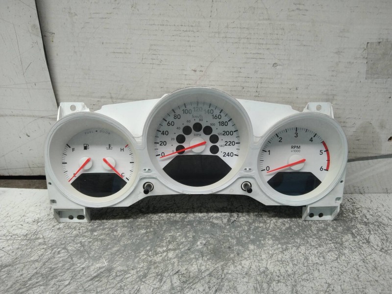 Recambio de cuadro instrumentos para dodge caliber s referencia OEM IAM P68026901AB  